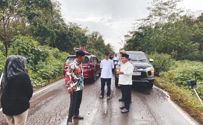Bupati Kapuas Tinjau Kondisi Jalan Mantangai 