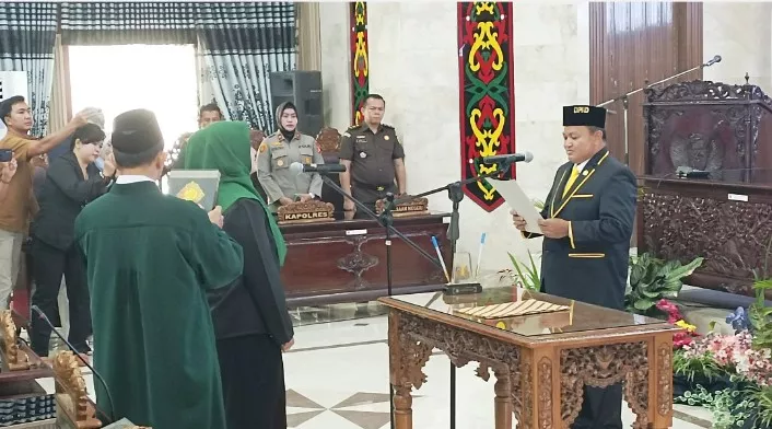 Hadiri Pelantikan PAW Anggota DPRD Kapuas, Bupati Wiyatno : Selamat Bertugas 
