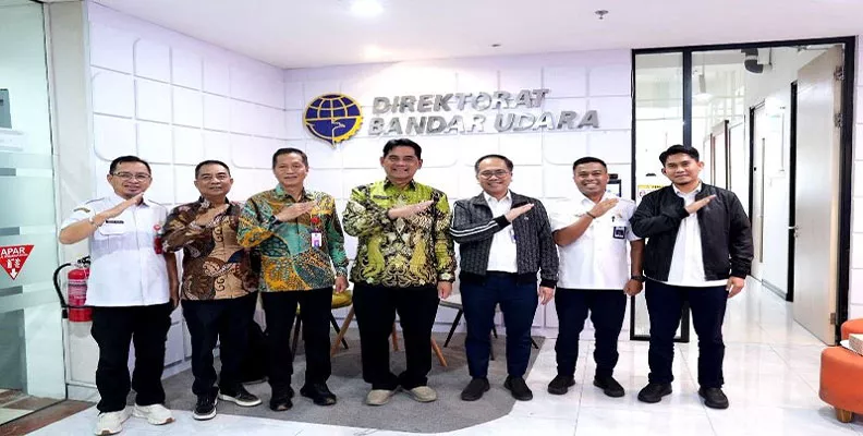 Bupati Usulkan Pembangunan Mushola dan Ruang Tunggu VIP Bandara HMS Muara Teweh ke Kemenhub RI