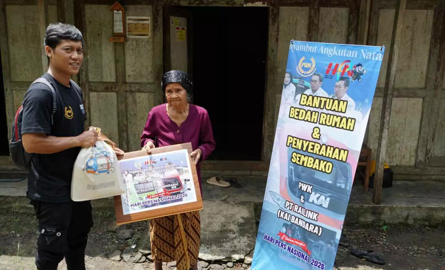 KAI Bandara dan Paguyuban Wartawan Kulon Progo Salurkan Bantuan Sembako dalam Rangka Hari Pers Nasional 2026