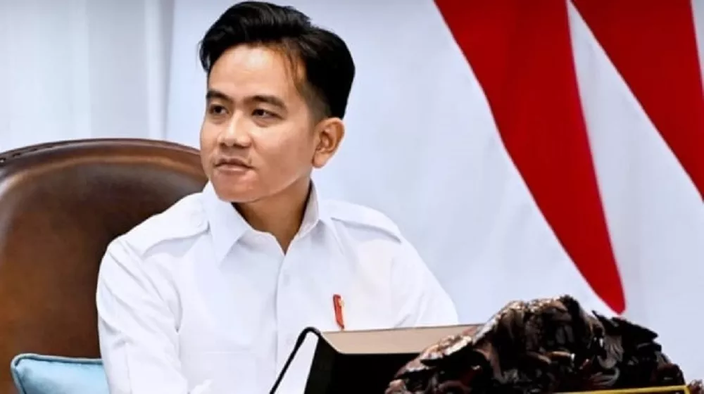 Berbalas Pantun, Gibran Ajak Deddy Sitorus Sama-sama Ngantor di IKN