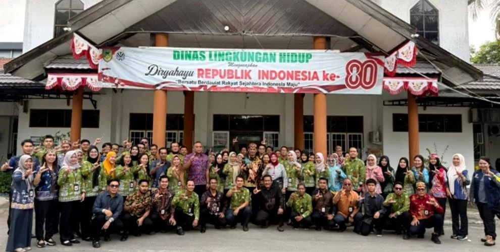 Pimpin Apel Pagi di DLH Barito Utara, Bupati Shalahuddin Apresiasi Petugas Kebersihan 