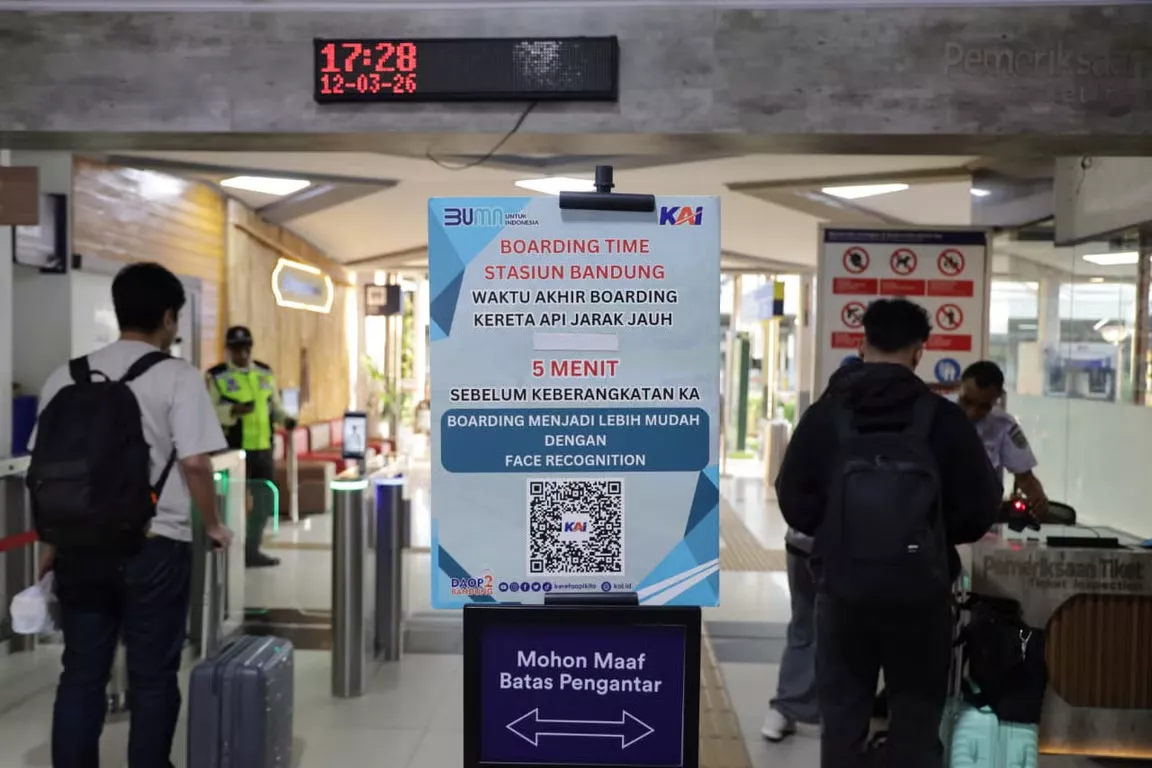 KAI Daop 2 Bandung Ingatkan Pelanggan Datang Lebih Awal, Khusus Stasiun Bandung, Kiaracondong, dan Cimahi Boarding Ditutup 5 Menit Sebelum Keberangkatan