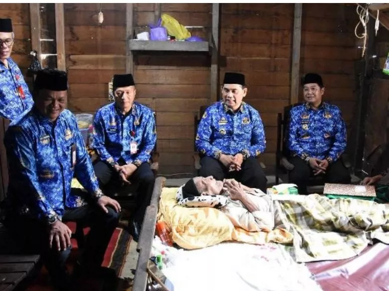 Momen Hangat, Bupati Shalahuddin Silaturahmi dengan Senior PUPR