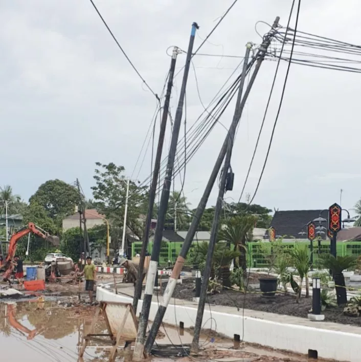 Simpang Adipura Masih Semrawut, Bupati Kapuas Minta Penataan Kabel