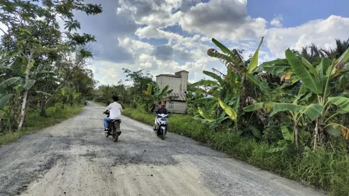 Jalan Desa Saka Batur Rampung Diperbaiki, Warga Diminta Batasi Kendaraan Berat