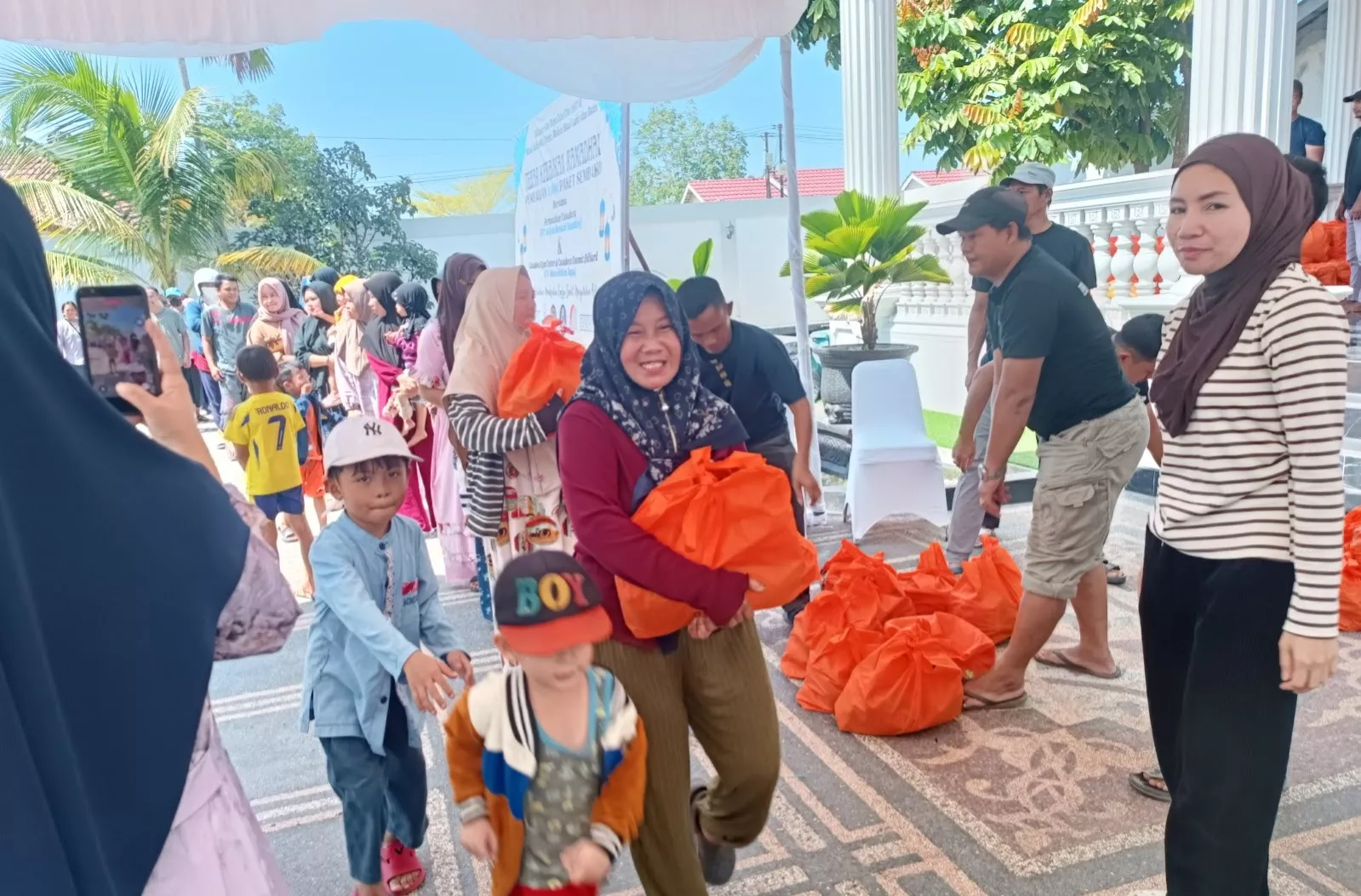 Agenda Rutin Ramadan, PT Kelvin Berkah Mandiri Kembali Berbagi Sembako