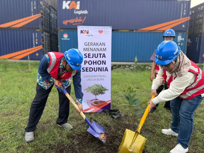 Dukung Gerakan Satu Juta Pohon, KAI Logistik Konsisten Tegaskan Komitmen Lingkungan