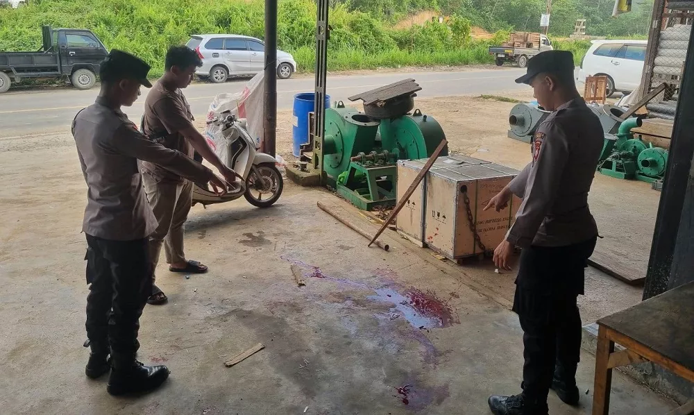 Baru Buka Ruko, Pria Sekayam Ini Kedatangan Tamu Tak Diundang yang Langsung Mengeroyok