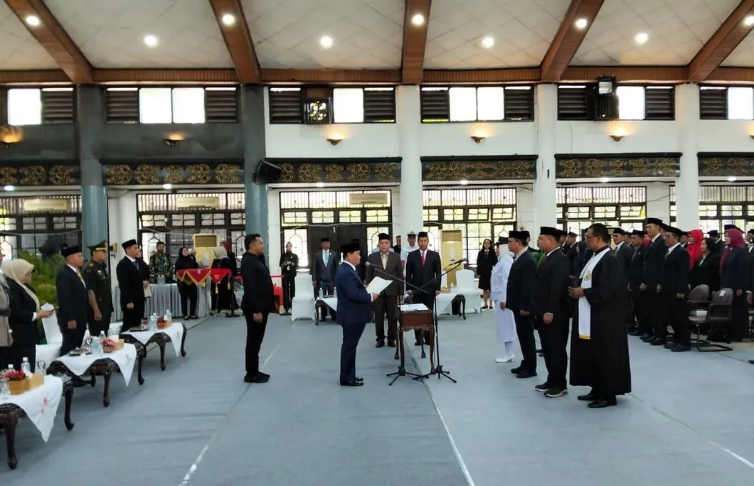 Bupati Kotim Lantik Jajaran Pejabat Harati, Dorong Efisiensi Anggaran 2026