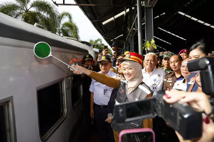Wakil Gubernur Lampung Lepas 1.616 Peserta Mudik Gratis dengan KAI