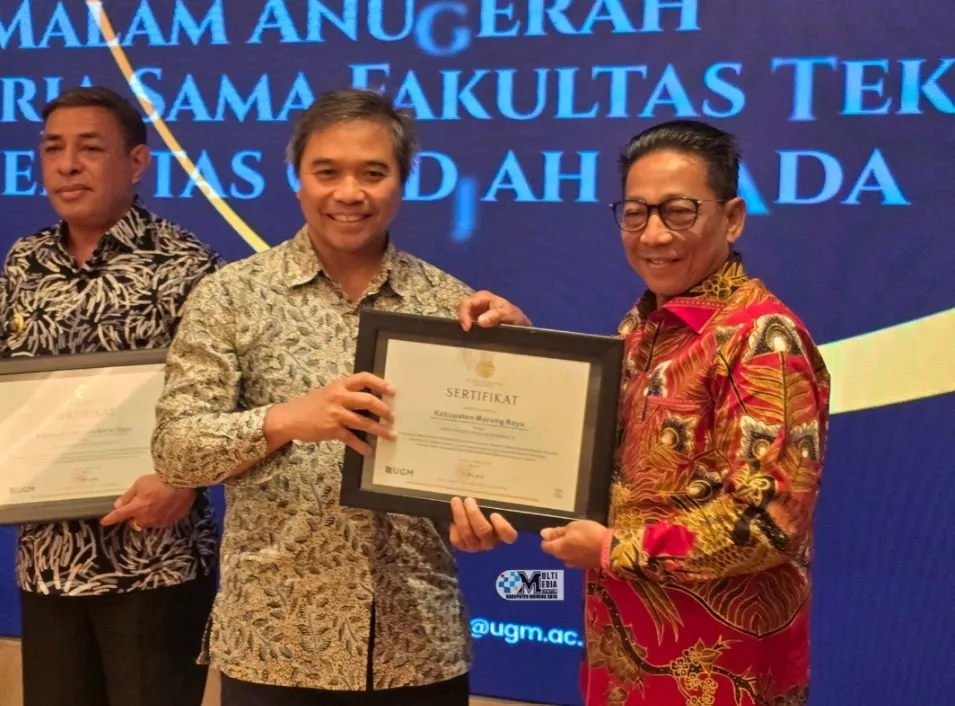 Malam Anugerah FT UGM Perkuat Kerja Sama dengan Pemerintah Daerah