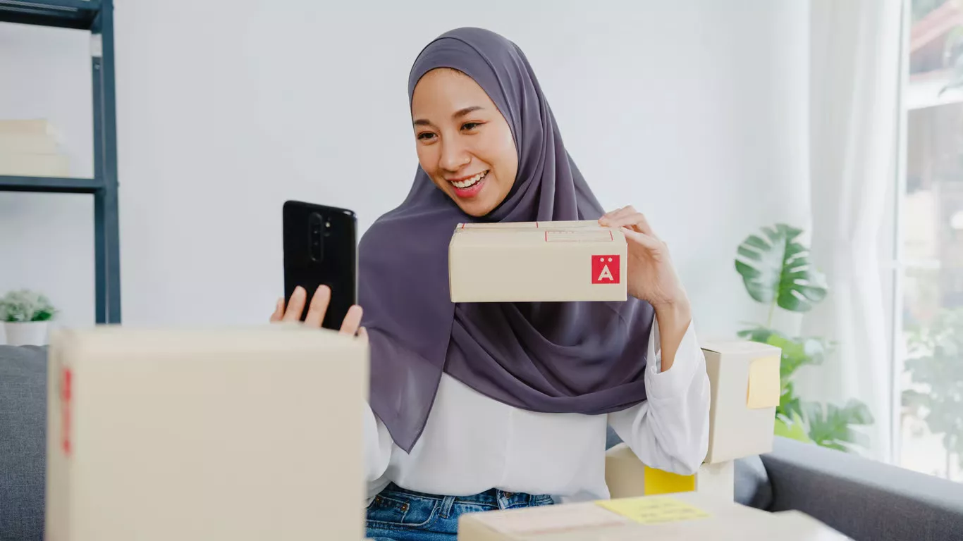 Pengiriman Logistik Jelang Ramadan Diprediksi Naik Hingga 30%, Bagaimana Kesiapan Customer Service Anda?