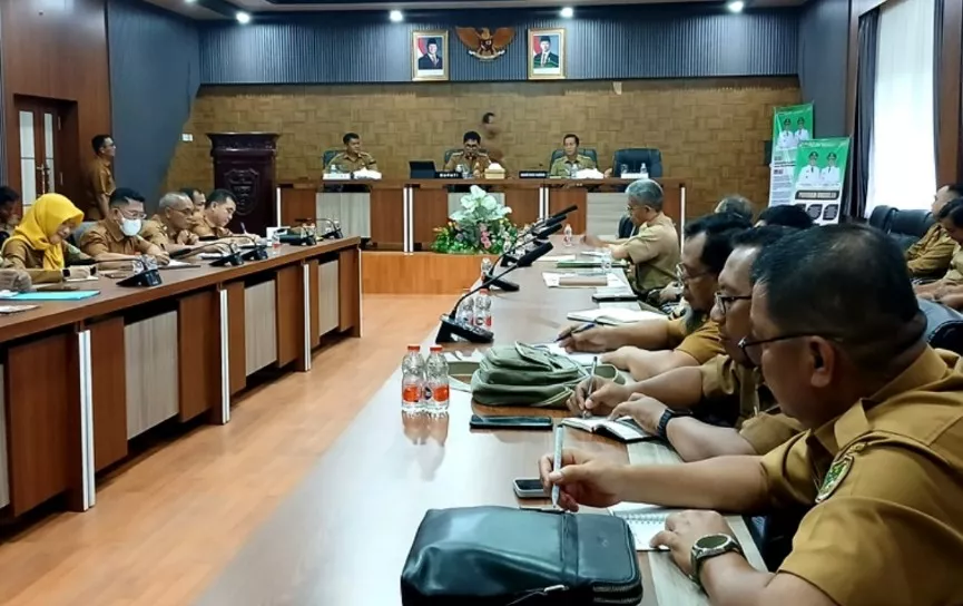 Bupati Barito Utara Soroti Penyerapan Anggaran dan MCSP dalam Rapat OPD