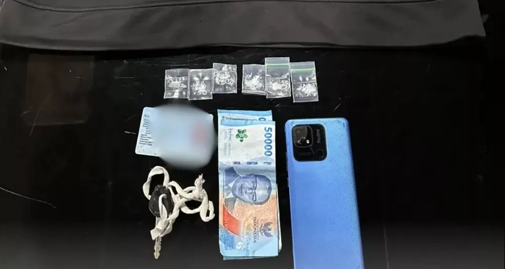 Berdiri di Pinggir Jalan, Pengedar Sabu-sabu Tenggarong Seberang Dicokok Polisi