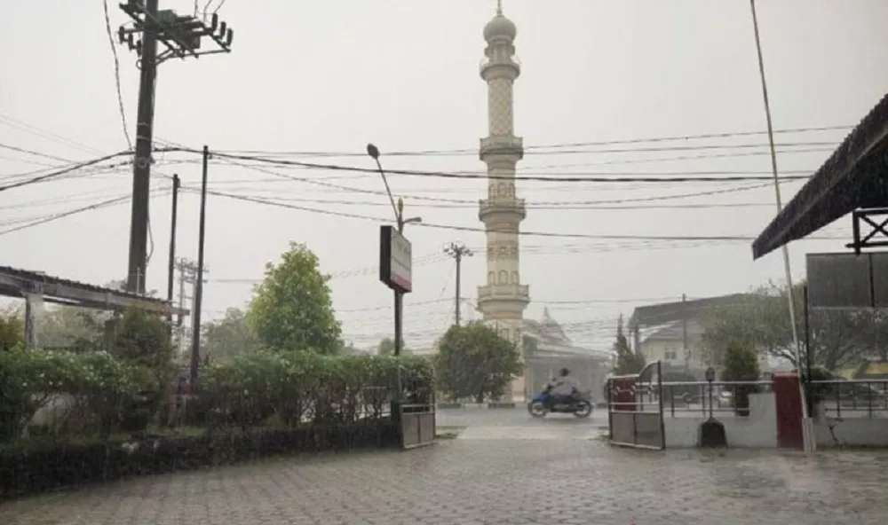 Sinyal Bahaya dari BMKG, Waspadai Hujan Lebat, Angin Kencang, dan Petir di Kalteng 3 Hari Ini