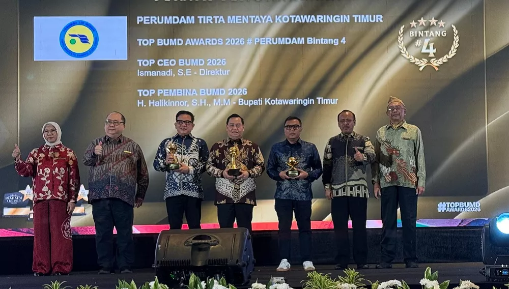 Top! Tirta Mentaya dan Halikinnor Bertabur Anugerah di Top BUMD Awards 2025