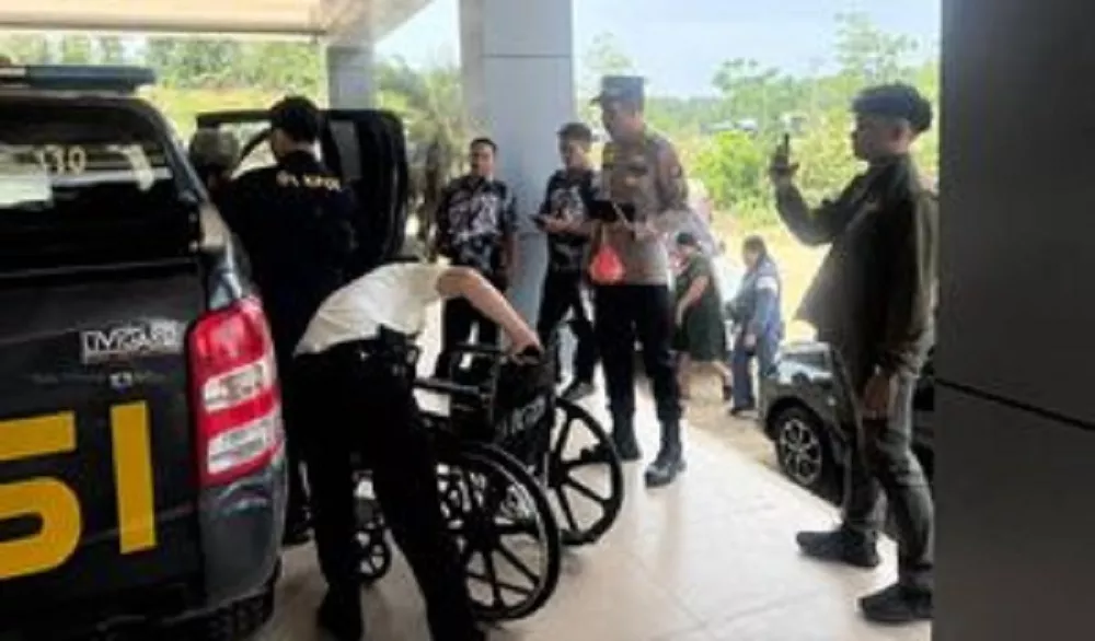 Pilu! Tiga Hari Tiga Malam Tak Makan, Lansia Ini Tergolek Sakit di Pasar Rawa Bangun, Akhirnya.....