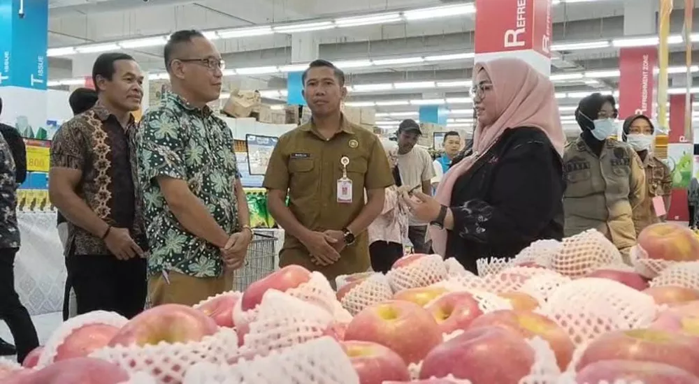 Lindungi Konsumen Jelang Lebaran, Pemkab Kotim Sidak Pangan di Sejumlah Swalayan Sampit