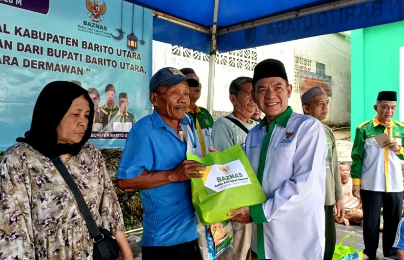 Peduli Sesama, Baznas Barito Utara Bagikan Ratusan Paket Ramadhan
