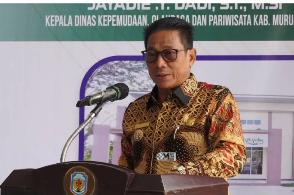 Heriyus Resmikan Kantor DKOP, GOR Fit Gym, dan Wisata Pasir Putih