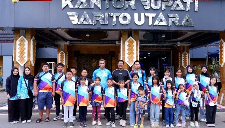 Wabup Felix SY Tingan Lepas 20 Atlet Batara Swimming Club Lomba di Tanjung Kalsel