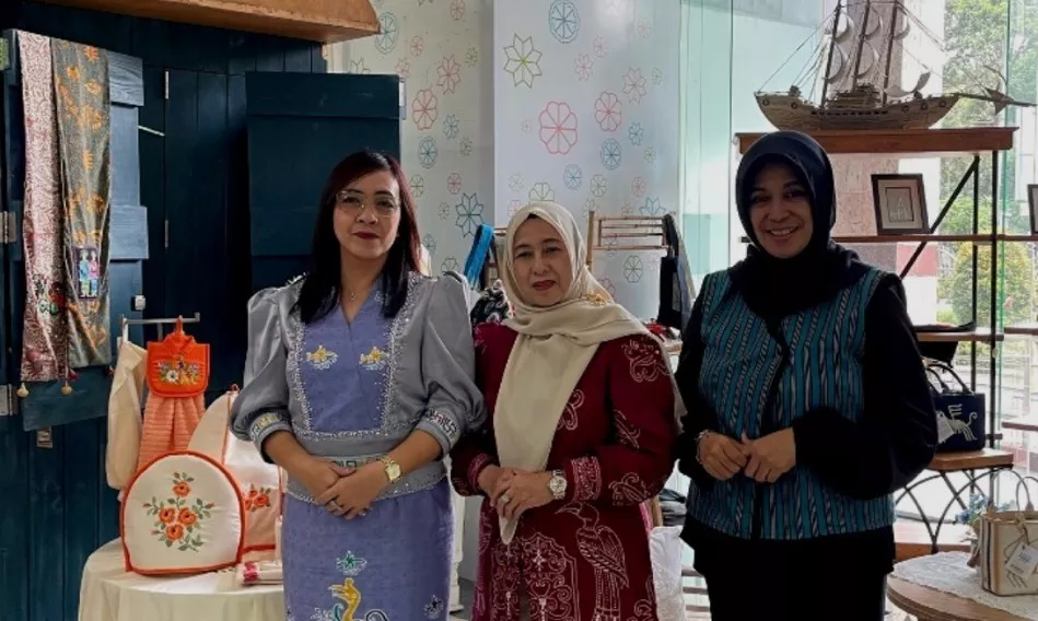 Ketua TP PKK Barito Utara Kunjungi Galeri Dekranasda DKI