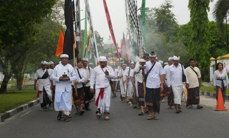 Jelang Nyepi, Umat Hindu di Palangka Raya Laksanakan Ritual Penyucian Diri