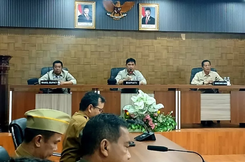  Pemkab Gelar Rapat Atasi Kelangkaan BBM dan LPG