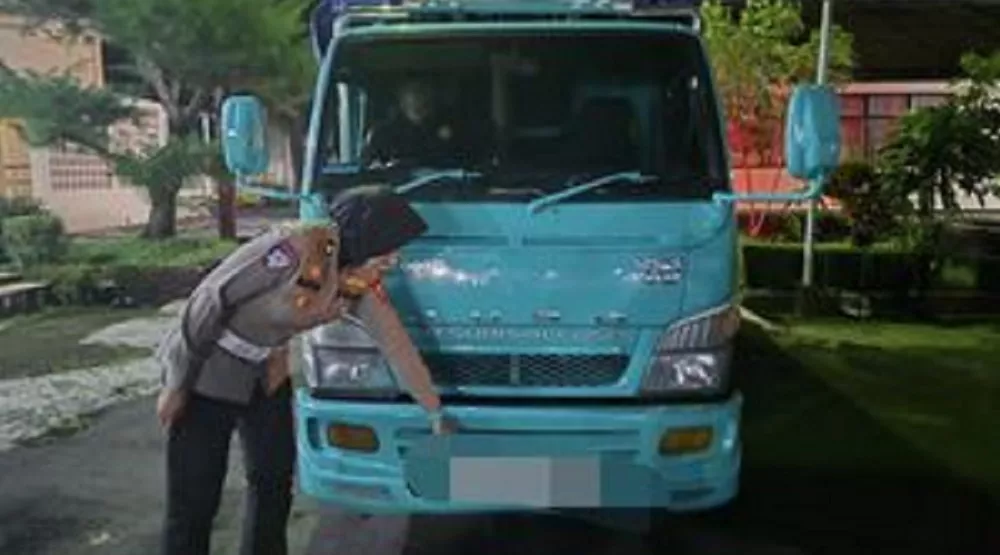 Darah Korban Nempel di Truk, Pelaku Tabrak Lari Tewaskan Pemotor Tak Berkutik