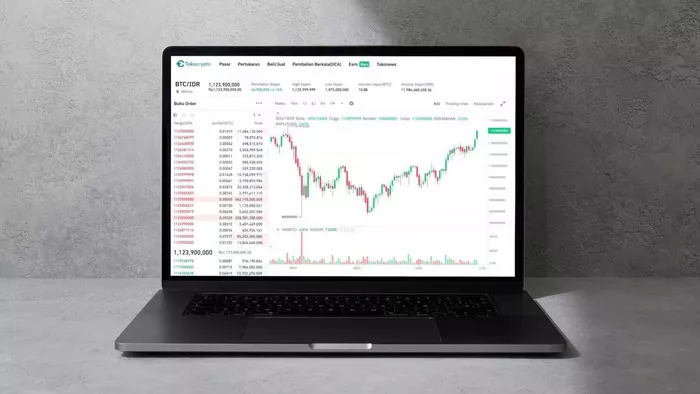 Percakapan Kripto Ramai di 2025, Nilai Transaksi Justru Menurun: Ada Apa?