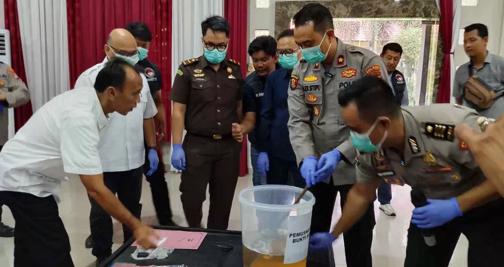 Dalam Sekejap, 66,7 Gram Sabu-sabu Musnah di Polres Barito Timur