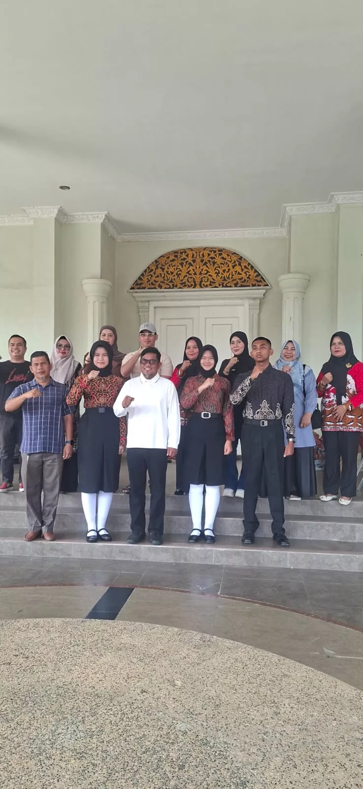 Bupati Zukri Lepas Tiga Calon Paskibraka Pelalawan ke Diklat Tingkat Provinsi Riau