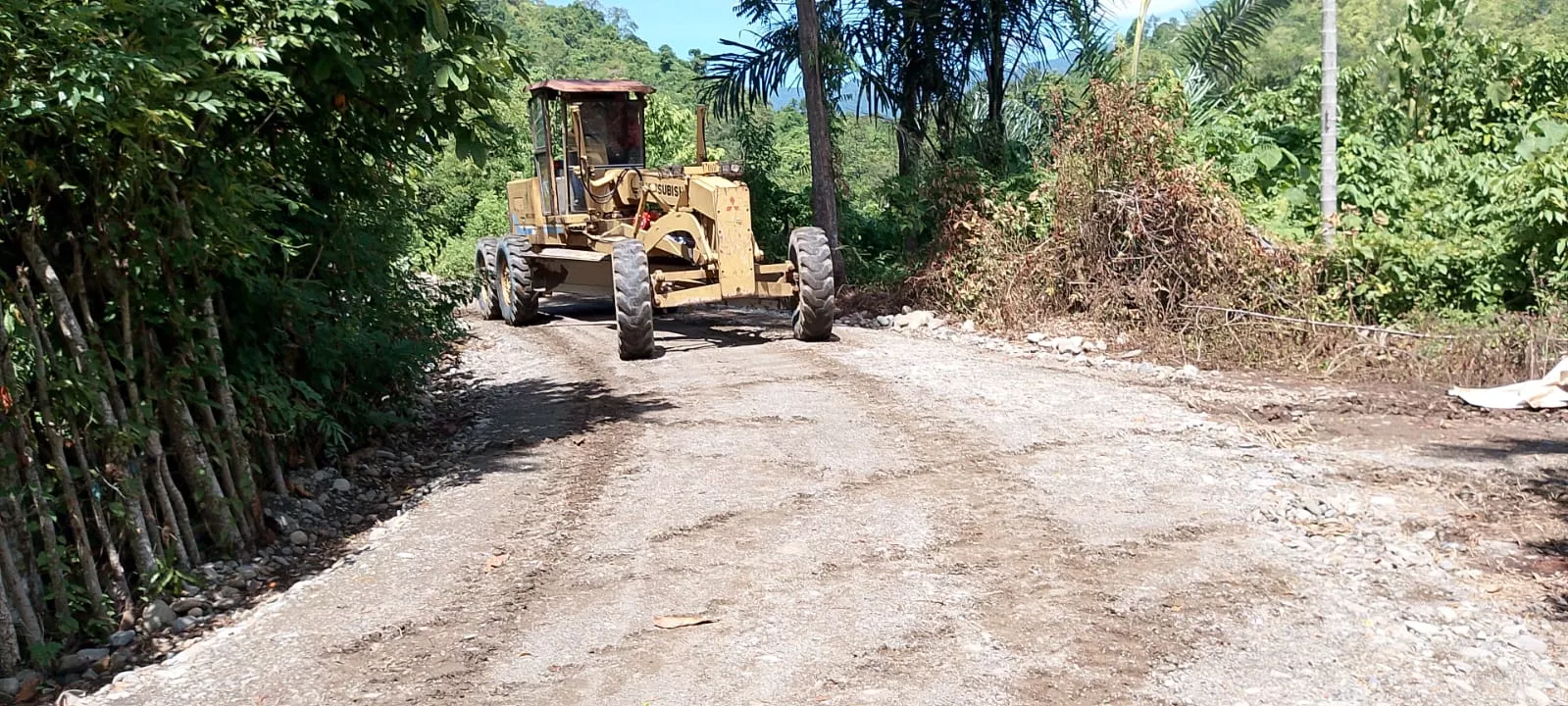 Progres Pelebaran dan Pengerasan Jalan Pertanian TMMD ke-129 Kodim 0102/Pidie Capai 75 Persen