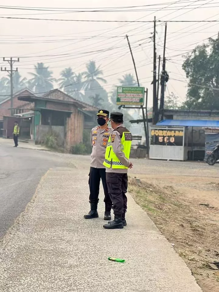 Turun Langsung ke Jalan, Kapolres Muaro Jambi Pimpin Gatur Pagi di Simpang Tugu Sengeti