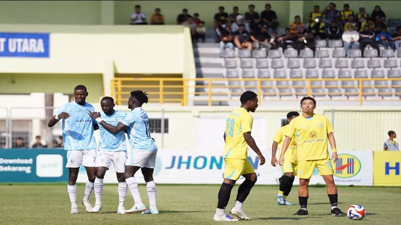 Isen Mulang Kalteng FC Taklukkan Barito Putera 2-1  Uji Coba di Banjarmasin