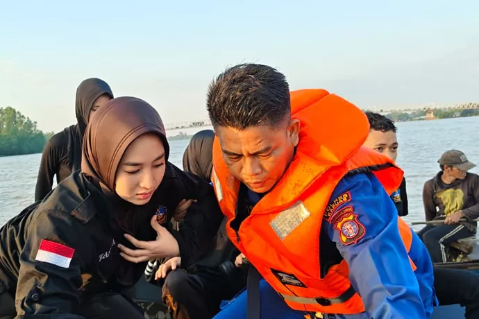Breaking News: Speedboat Lanal Banjarmasin Terbalik di Perairan Kapuas, 11 Orang Luka-luka