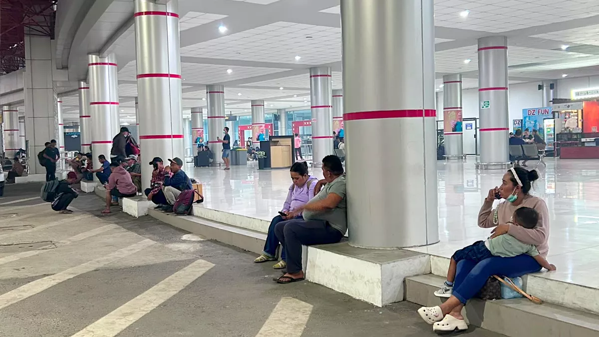 Visibilitas 450 Meter! Kabut Asap Tutup Bandara Tjilik Riwut, Sejumlah Penerbangan Dibatalkan