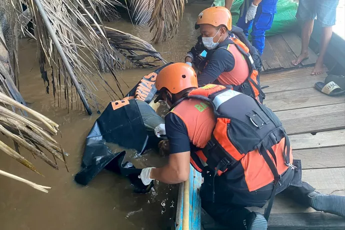 ABK TB Kapuas Bahari V Ditemukan Meninggal di Muara Sampit, Operasi SAR Hari Keempat Ditutup