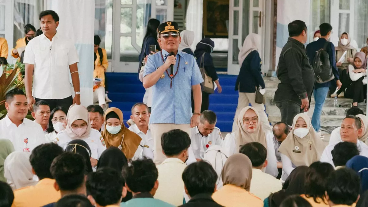 Salurkan Bantuan, Gubernur Pastikan Mahasiswa Terdampak Karhutla di Kalteng Tak Sendiri