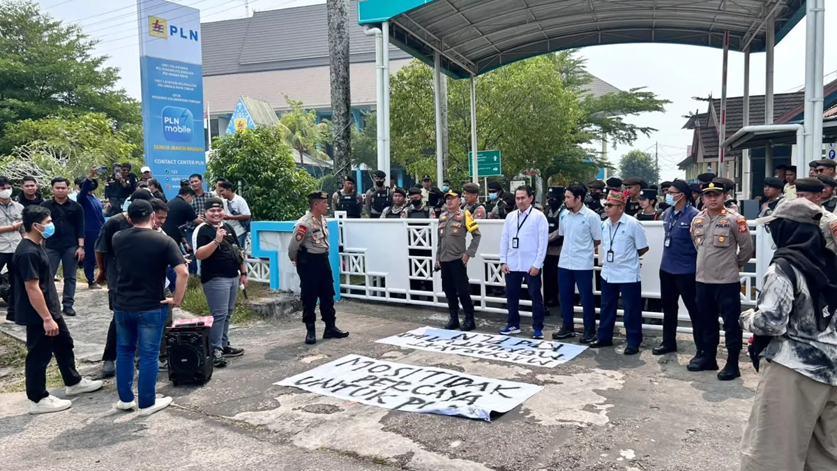  Aksi Damai GPG di Depan PLN Palangka Raya: Tuntut Solusi Nyata Pemadaman Listrik Bergilir