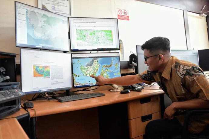 Prakiraan Cuaca Kalteng Pekan Ini: Didominasi Cerah Berawan, Potensi Hujan Rendah dan Waspada Karhutla