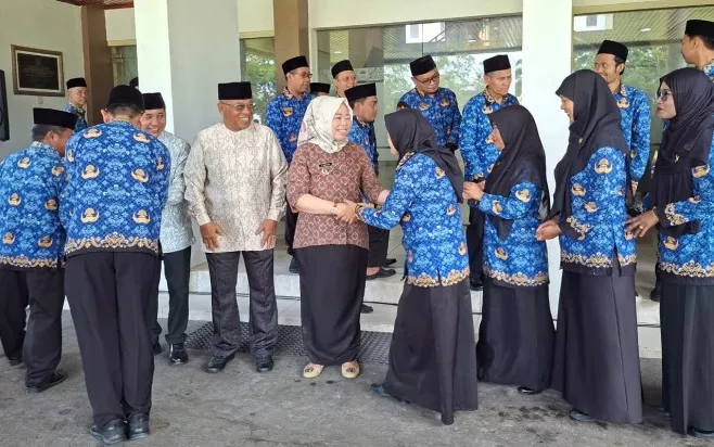 Resmi Dilepas Bupati, Kobar Ikuti PENAS Petani Nelayan XVIII dan MTQ KORPRI VIII Tingkat Provinsi