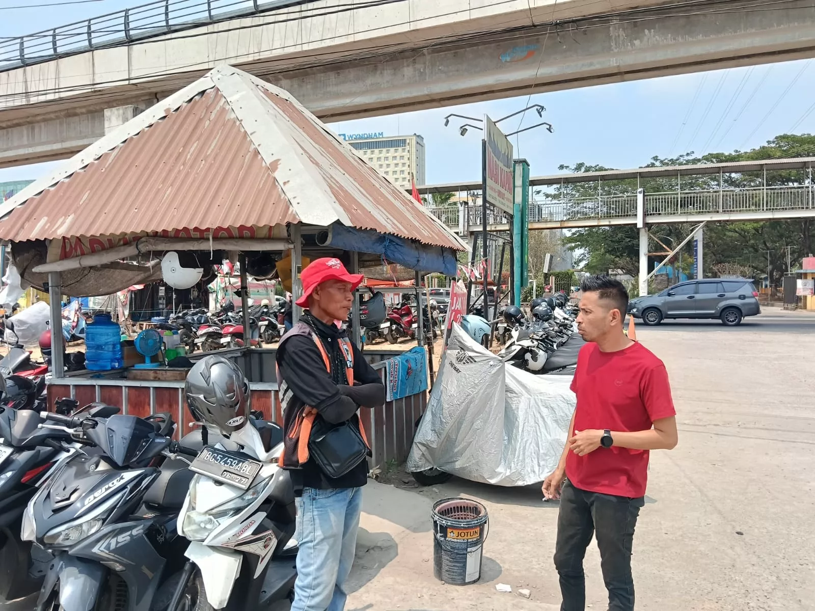 Unit Kamneg Sat Intelkam Polres Banyuasin Koordinasi Parkir di Jakabaring Selatan, Deteksi Dini Gangguan Keamanan