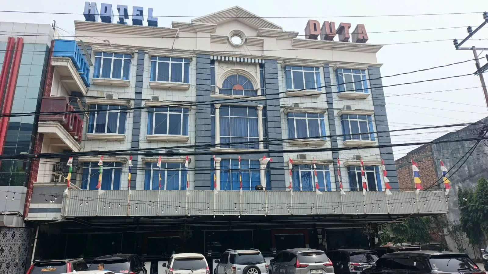 Bukan RD dan RB, Ada Orang Ketiga yang Memesan Kamar Hotel 
