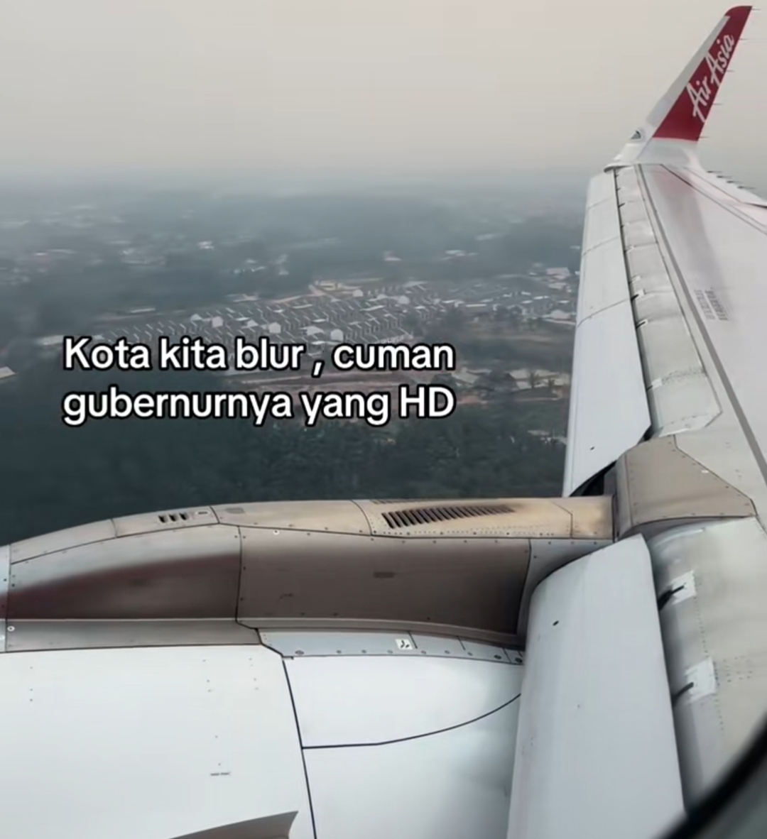 Salah satu bentuk luapan kritik warganet di media sosial. Unggahan bernada satir tersebut menyindir Herman Deru di tengah persoalan kabut asap akibat karhutla.