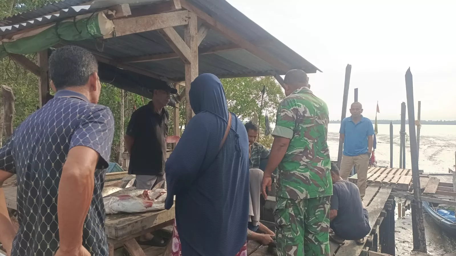 Babinsa Merbau Perkuat Persatuan Masyarakat Melalui Komsos Kampung Pancasila