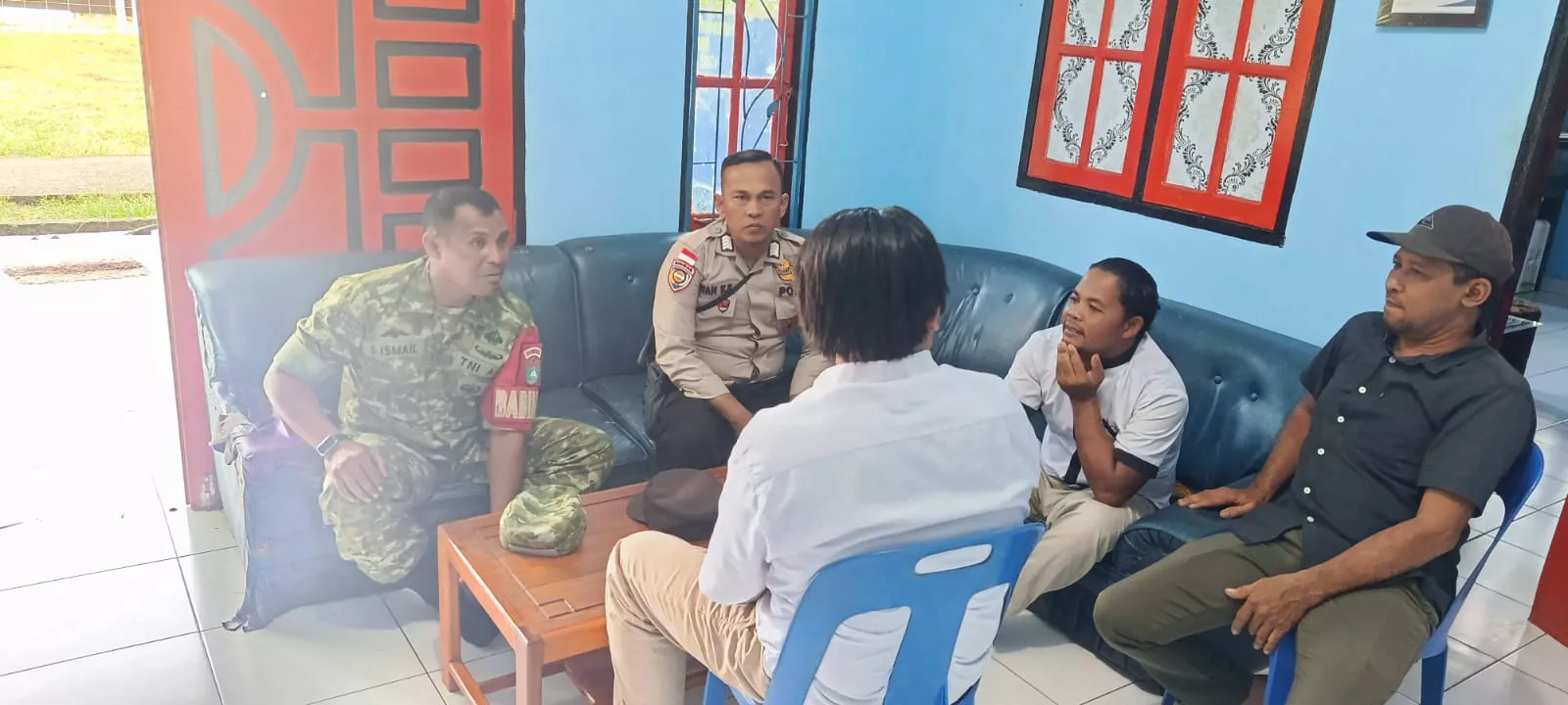 Ciptakan Lingkungan Harmonis dan Rukun, Babinsa Merbau Rutinkan Tatap Muka Bersama Warga
