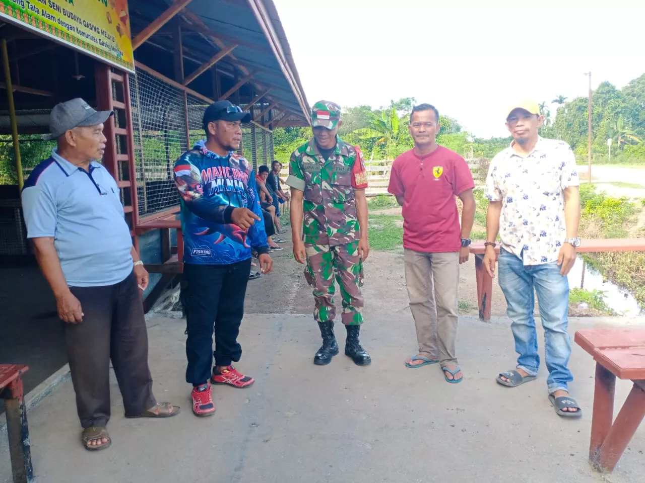 Komsos Babinsa di Kampung Pancasila Teluk Belitung Perkuat Persatuan dan Kepedulian Warga