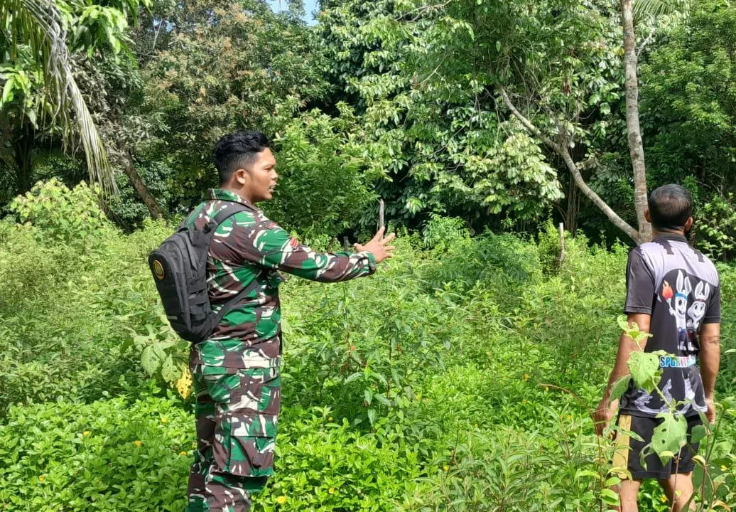 Cegah Karhutla di Pulau Merbau, Babinsa Koramil 06/Merbau Ingatkan Warga Tak Bakar Lahan